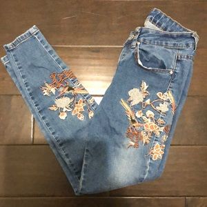 Floral Embroidered Skinny Jeans